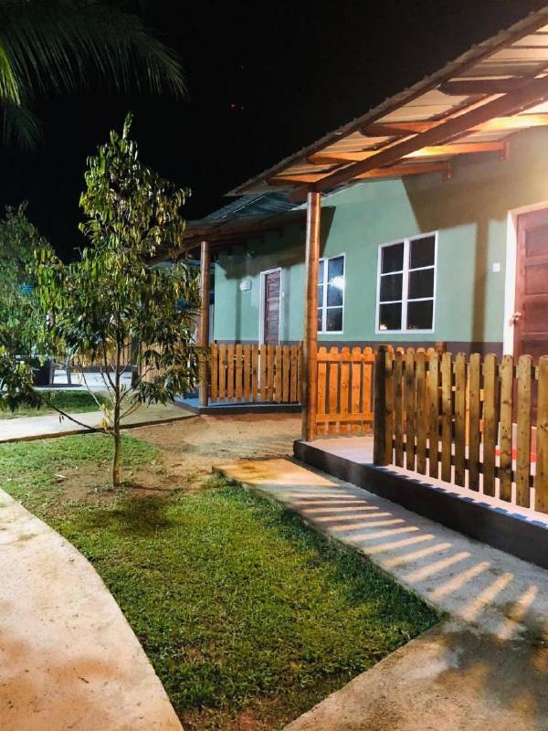 Bb Durio Chalet Kuala Terengganu Luaran gambar